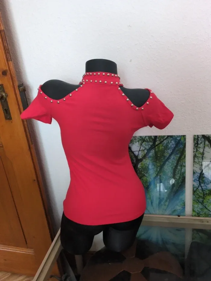 Haut rouge - photo numéro 3