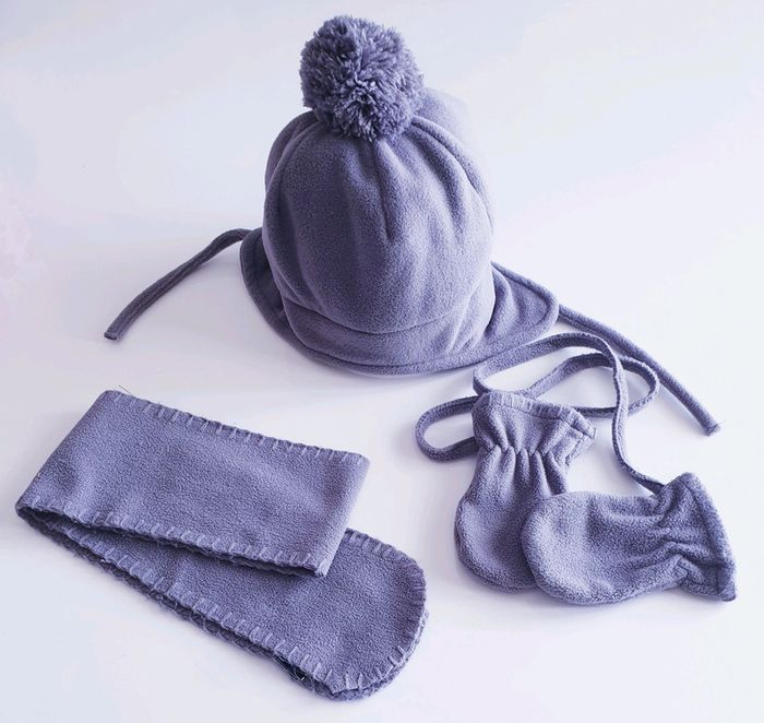 Ensemble Bonnet,écharpe et moufles 6/12 mois