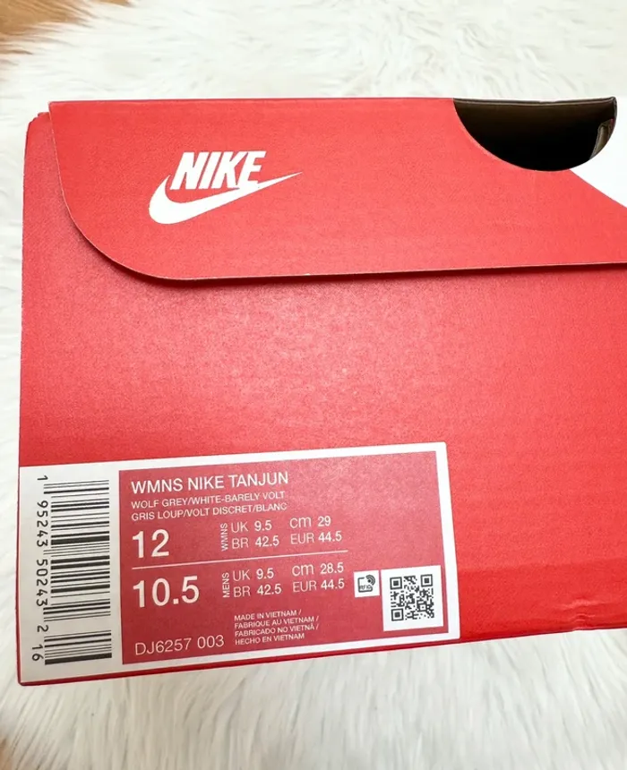 Nike Tanjun – Taille 44.5 – gris/blanc – Neuf avec étiquette - photo numéro 13