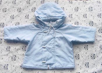 Manteau à capuche inter-saison taille 9 mois