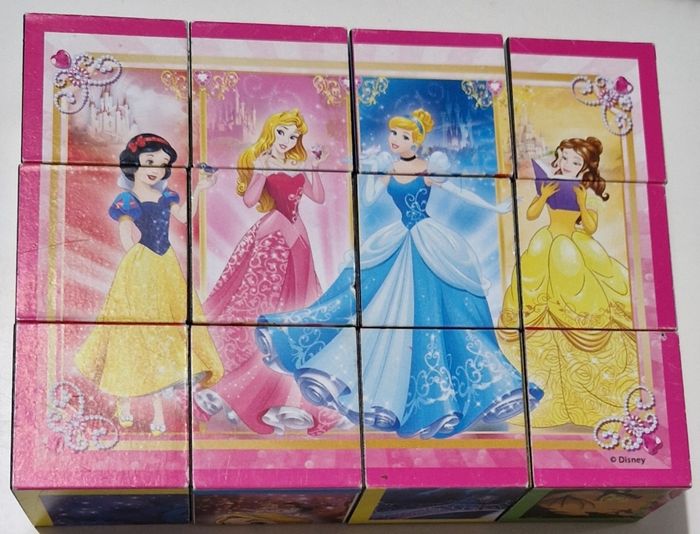 Puzzles cubes Disney Princess - 12 pièces