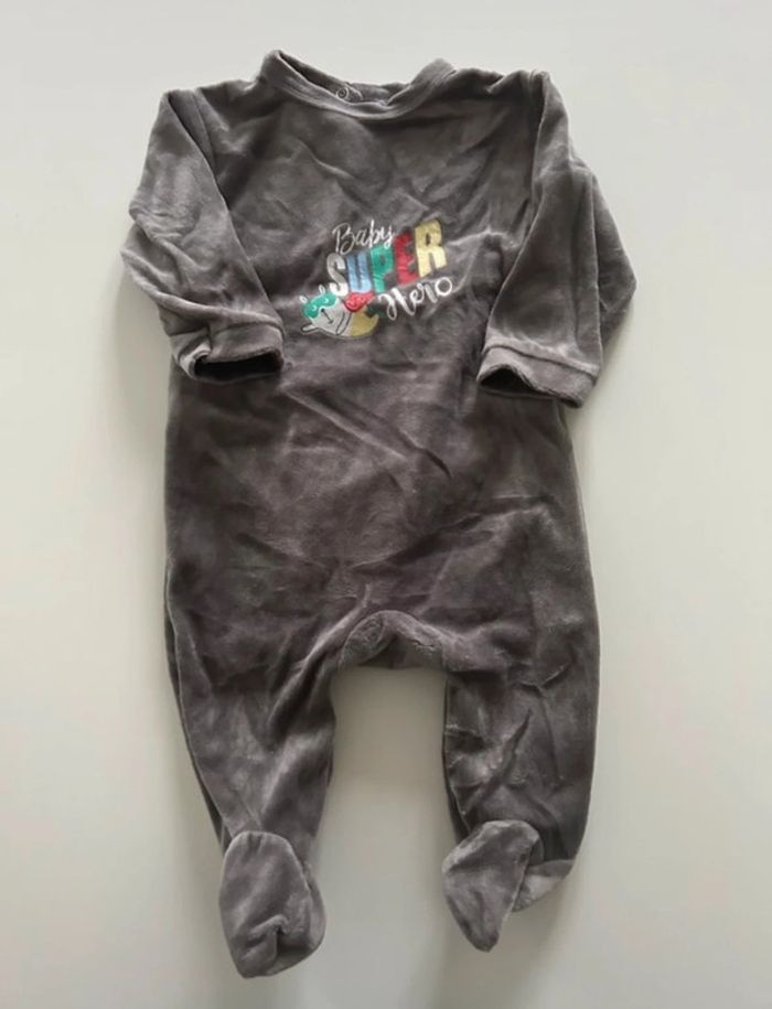 Lot 9 pyjamas hiver 6 mois - photo numéro 14