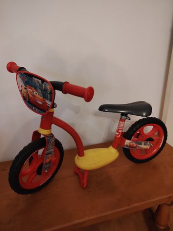 Vélo d'équilibre cars Smoby rouge et jaune 