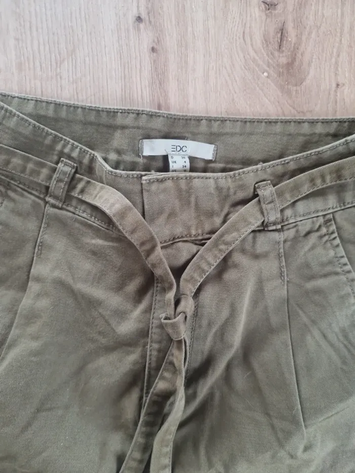 Short femme été kaki taille 34 marque edc bye esprit neuf sans étiquette - photo numéro 3