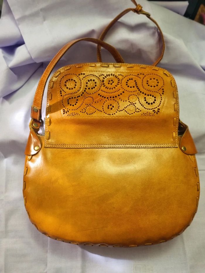Sac à main genre besace en cuir - photo numéro 3
