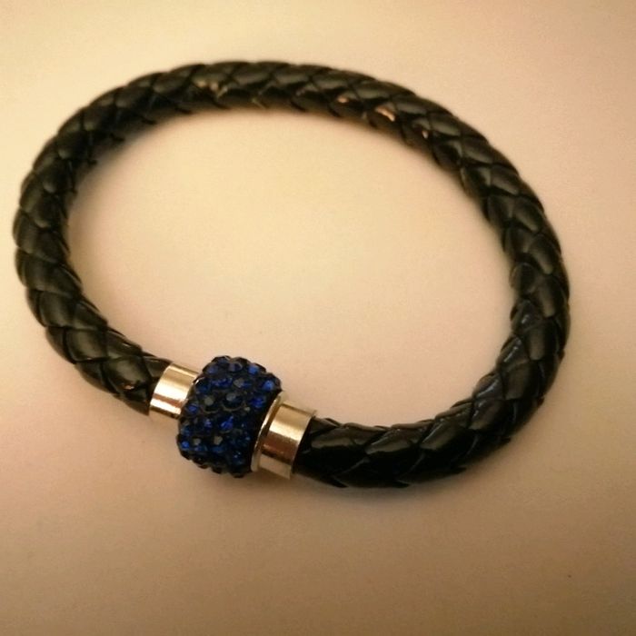 Bracelet bleu fermoir magnétique perle brillante Neuf