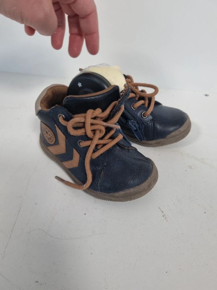 Chaussures enfant taille 20 - photo numéro 2