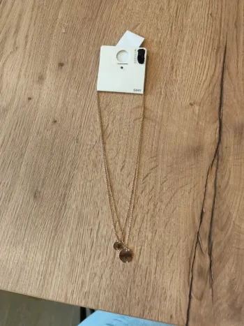 Collier neuf