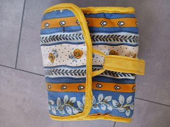 pochette tissu provencal coloré 15 x 12 cm fermeture scratch
