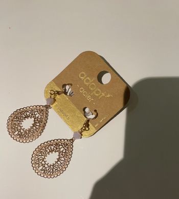 2 paires de boucles d’oreilles