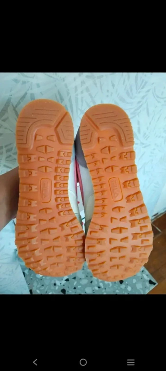 🚨à saisir 🚨 baskets jamais portées de marque Fila en cuir femme pointure 38 - photo numéro 10
