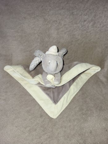 Doudou éléphant peluche Dumbo Disney