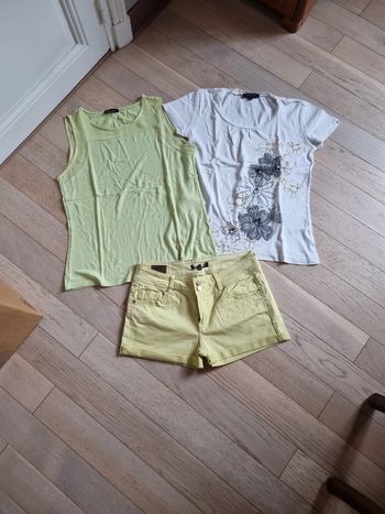 Lot shorts et 2 tee shirts