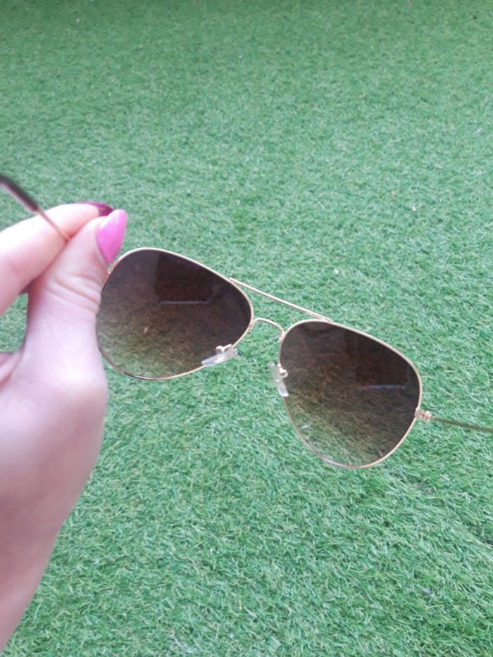 Lunette de soleil - photo numéro 4