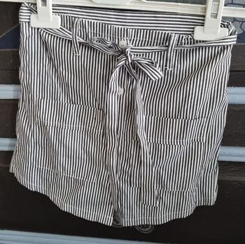 Jupe short à rayures 8-10ans