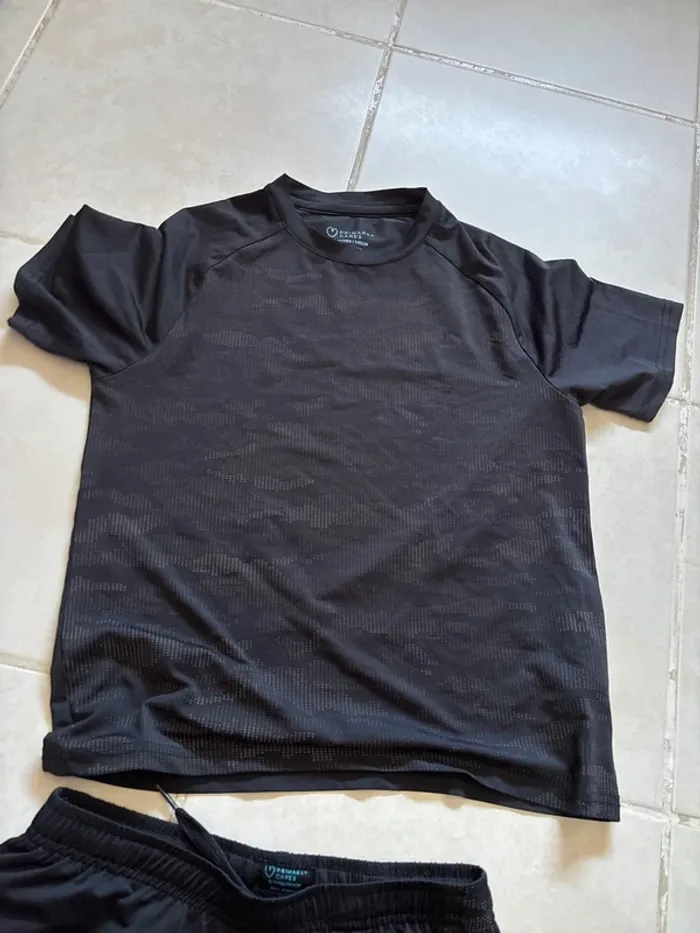 Ensemble de sport garçon taille 10ans - photo numéro 3