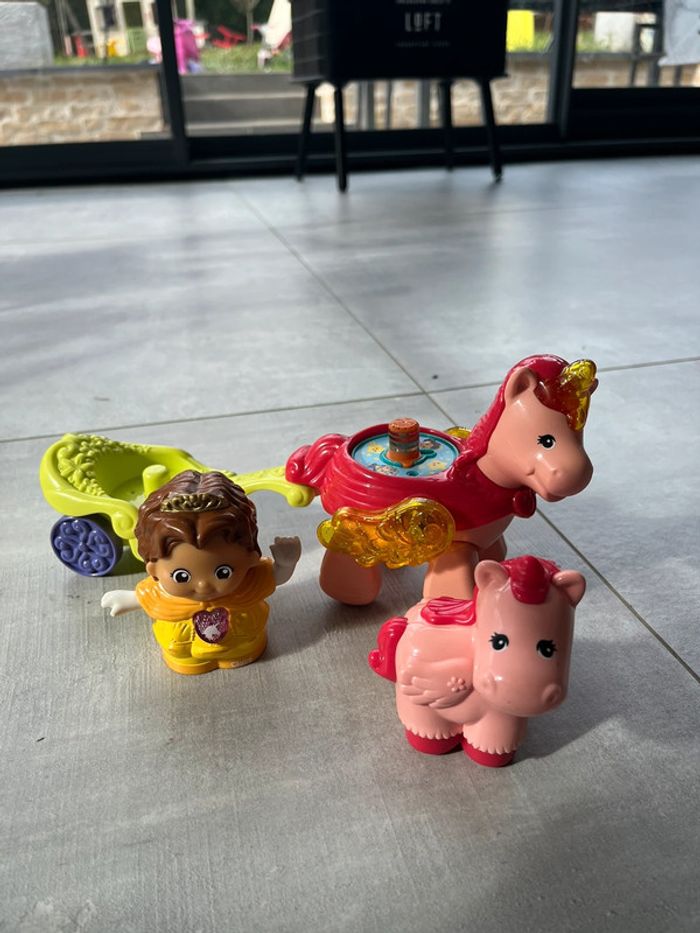Vtech tut tut copains la licorne magique de claire, la princesse aventurière - photo numéro 2