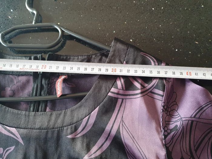 Robe satin T38 blanche porte - photo numéro 4