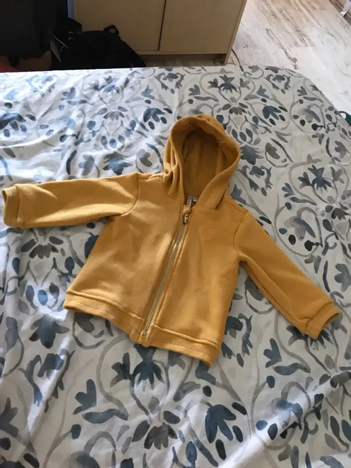 Gilet à capuche 12 mois