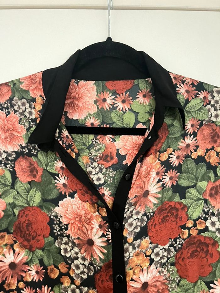 Chemise fluide satinée a fleurs Taille 38 - photo numéro 9