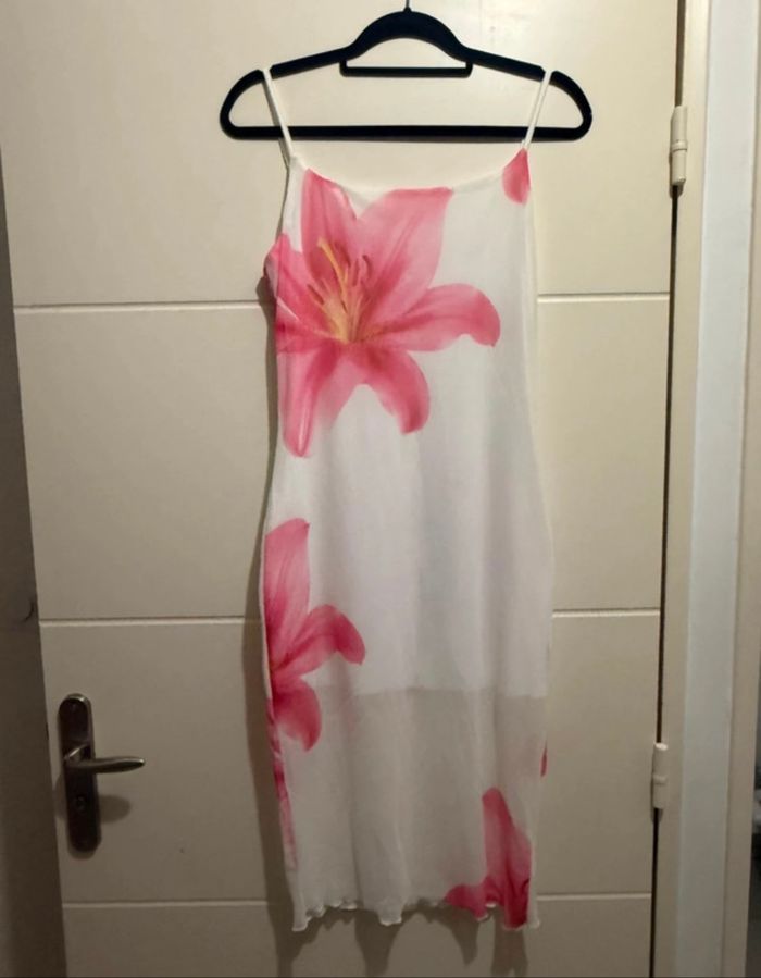 Robe d’été fleurie moulante - photo numéro 2