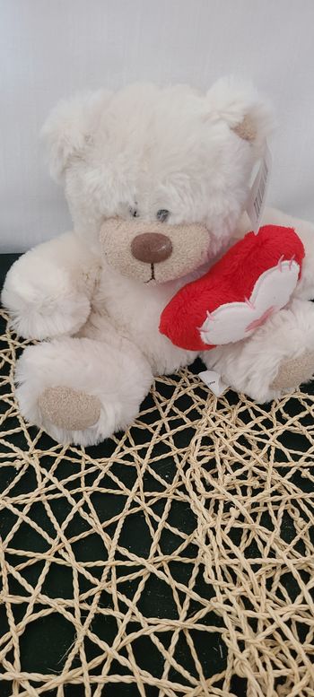 doudou ours, cœur rouge  maxita