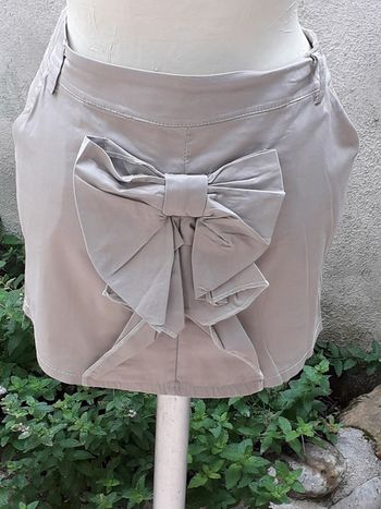 Mini-jupe droite effet papillon beige