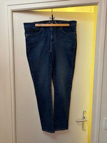 Jean Levi’s 311 shaping skinny taille W33 L30, neuf sans étiquette