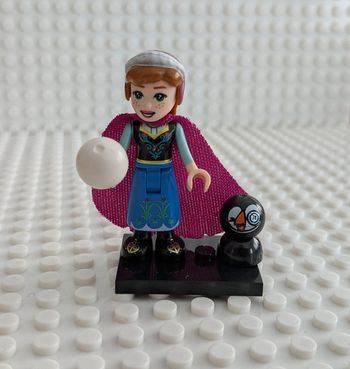 Figurine Reine des Neiges : Anna + accessoires , style lego