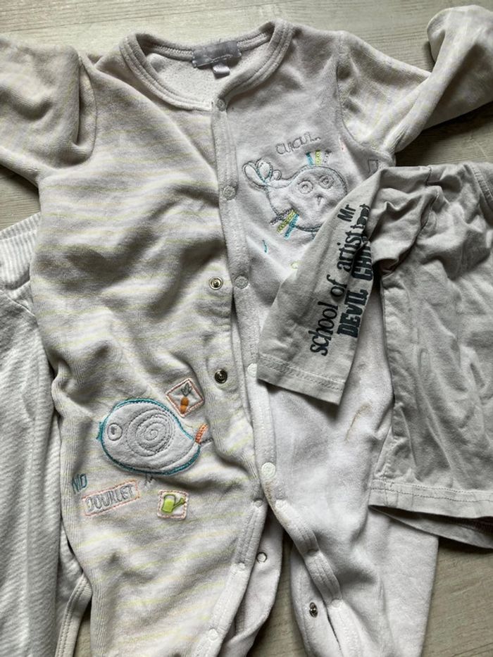 Petit lot de vêtements de rechange ou de secours, trois mois - photo numéro 4