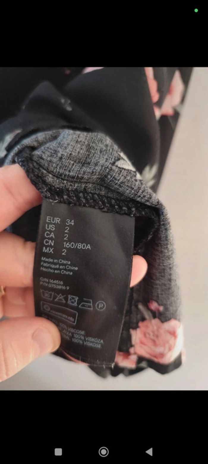 Robe noire à fleurs à fines bretelles taille 34 H&M - photo numéro 7