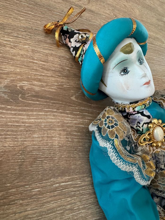 Arlequin en porcelaine - photo numéro 2