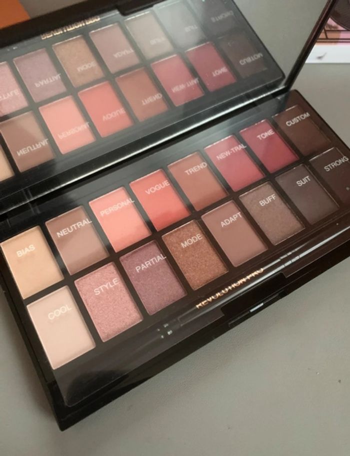 Lot de 2 palettes yeux Kiko + Revolution - photo numéro 3