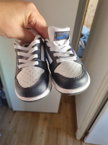 Chaussures PUMA taille 23