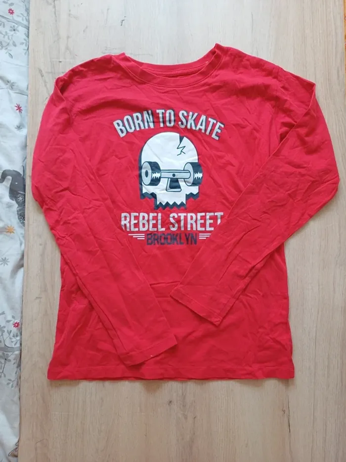 T-shirt skate