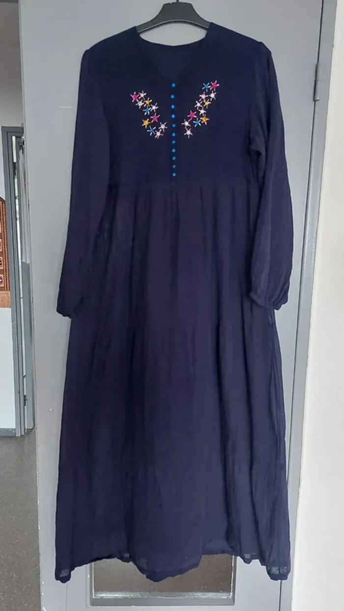 Robe longue violette d'été