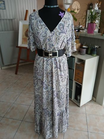 Belle robe longue T46.