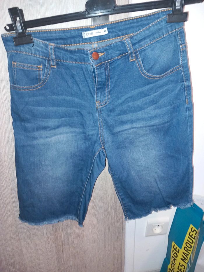 Pantacourt/Bermuda en jean 40