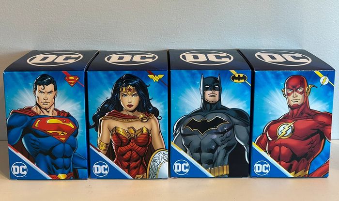 DC Justice League Pack 4 Figurines : Batman, flash, Wonder Woman & superman (neuf ) - photo numéro 9