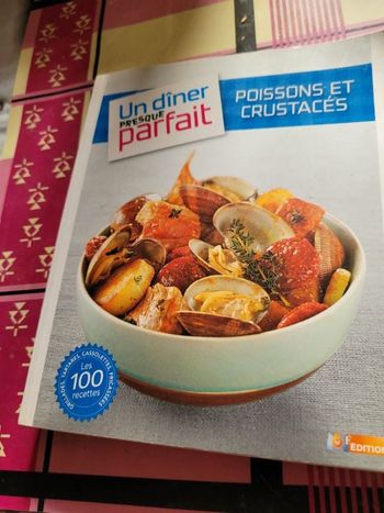 Un dîner presque parfait poissons et crustaces