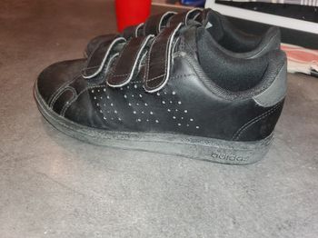 Basket Adidas taille 33