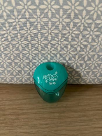 Taille-Crayons Gaucher "Igloo" Turquoise