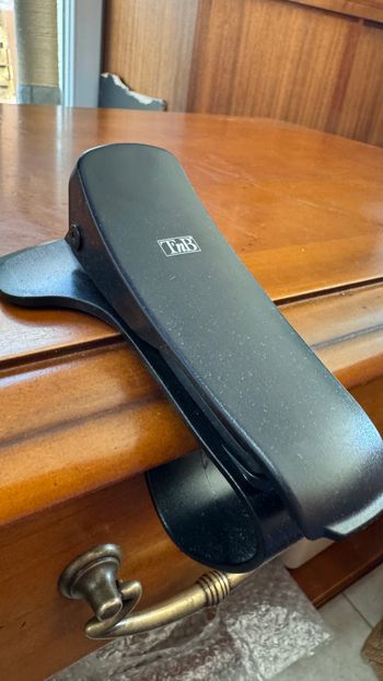 Support téléphone voiture TNB clip pour tableau de bord