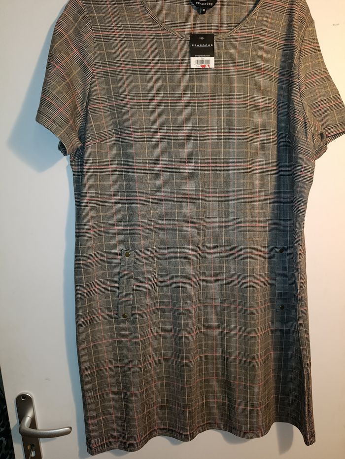 Robe 48 - photo numéro 2