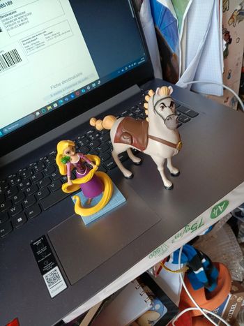 Figuri.es raiponce et sont cheval pas de vinted go