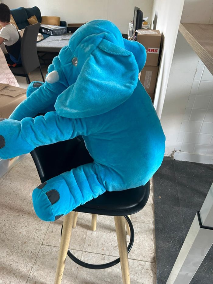 Peluche éléphant bleu - photo numéro 2