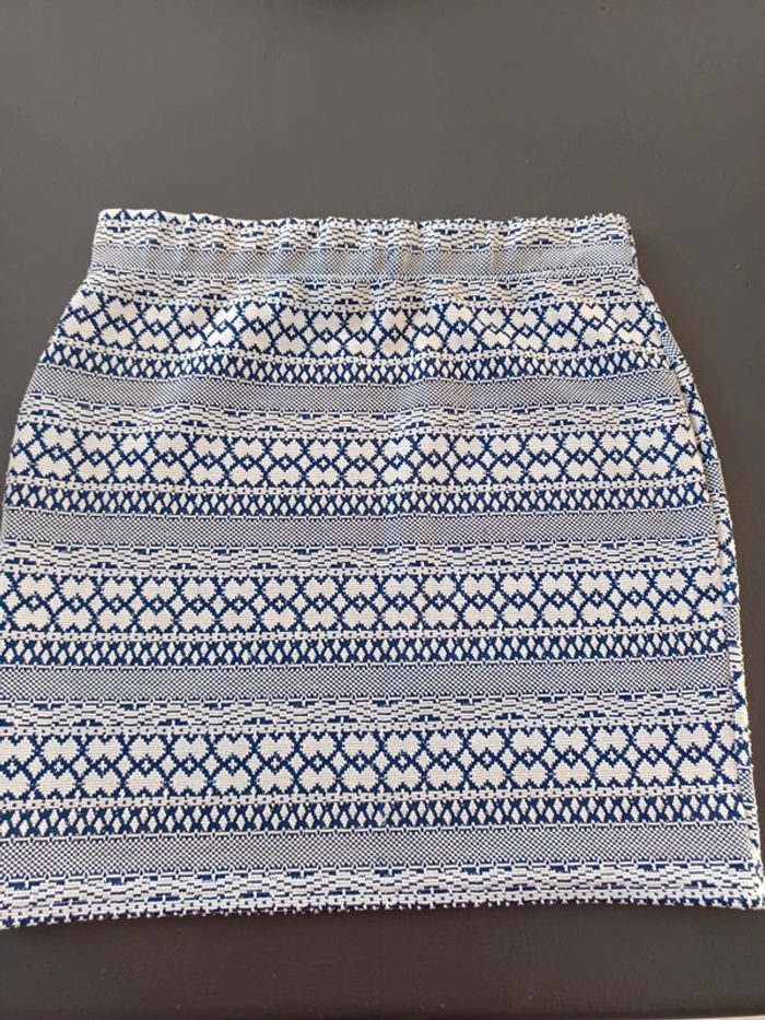 Jupe courte - photo numéro 2