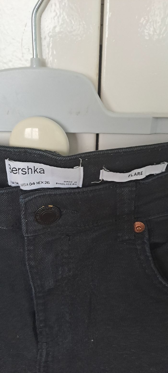 🖤 Jean noir flare Bershka - photo numéro 2