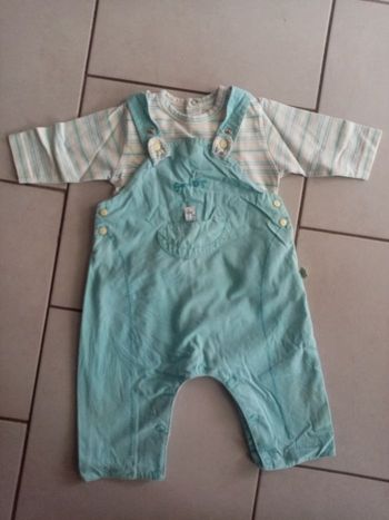 Ensembles salopettes et t-shirt