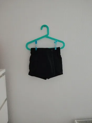 Jupe short taille 4 ans